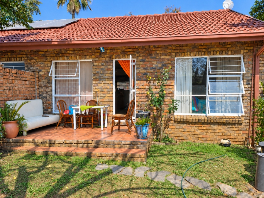 1 Bedroom Property for Sale in Meerhof North West